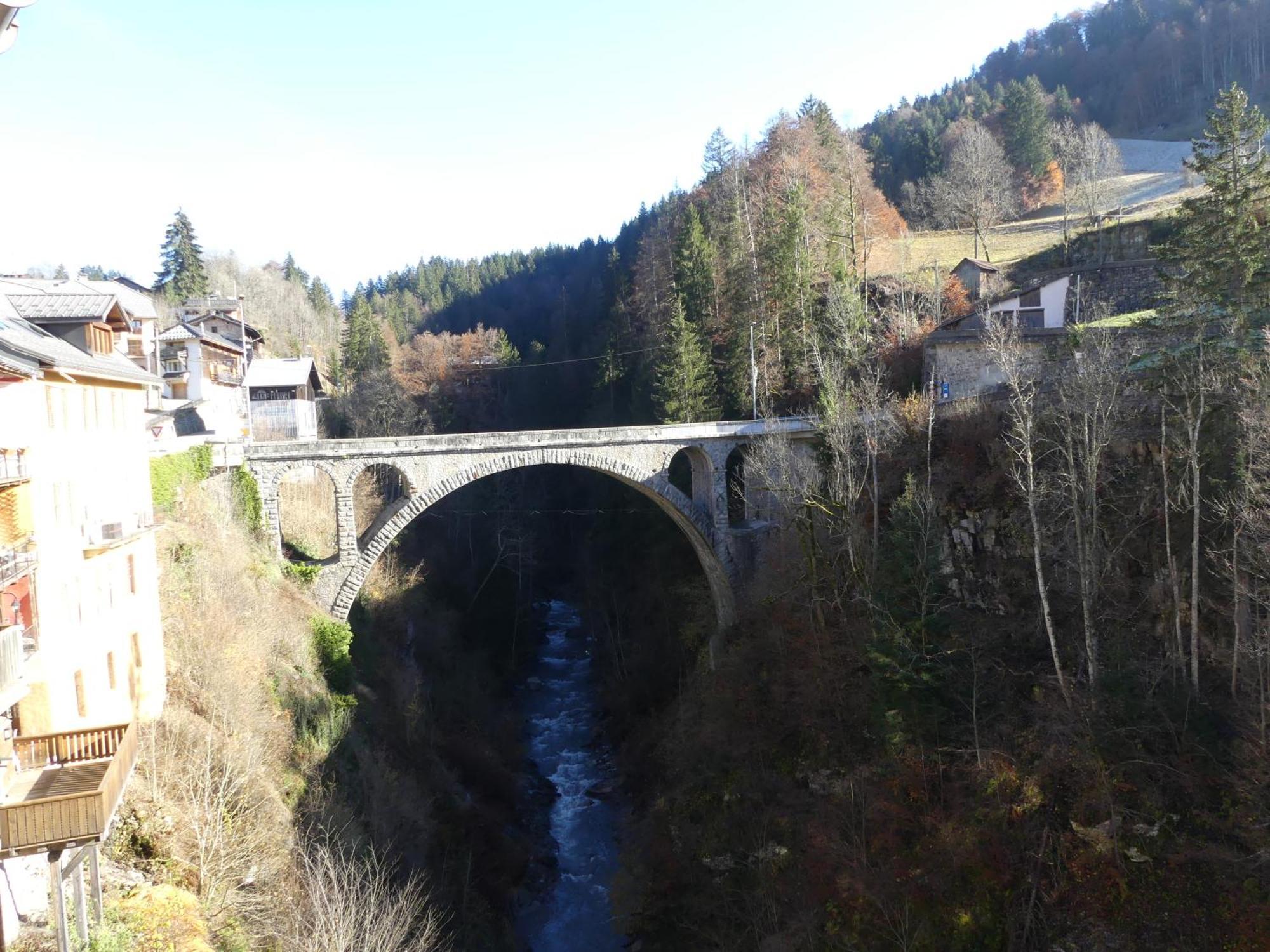Auberge Des Eglantiers Flumet Exterior foto